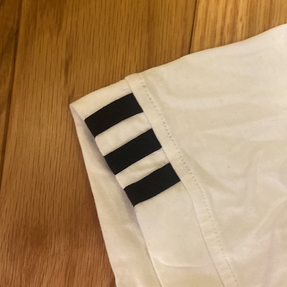 Adidas crop top with ruched detail - Picture 2 of 3